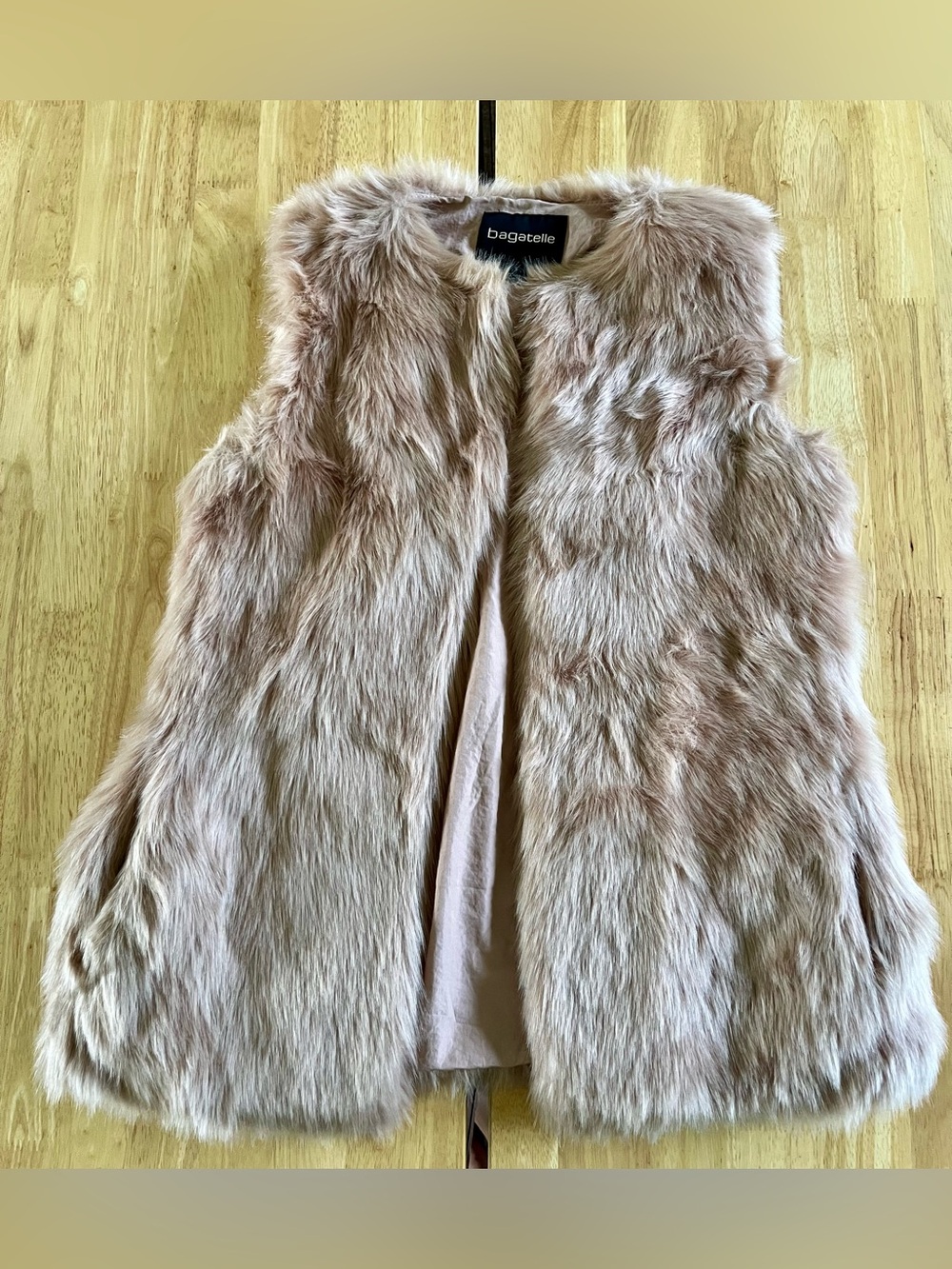 Bagatelle Faux Fur Vest Women’s S Blush Beige Shaggy Sleeveless Cozy Y2K Mobwife
